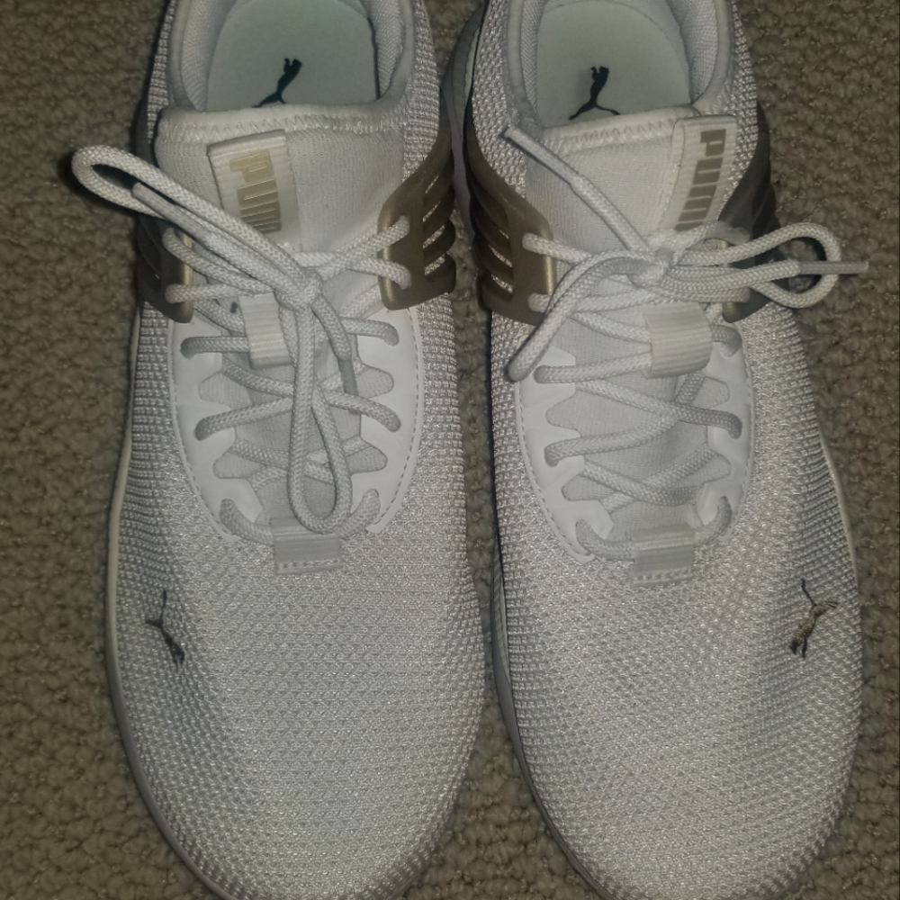 Puma Gold and White Tenis Shoes